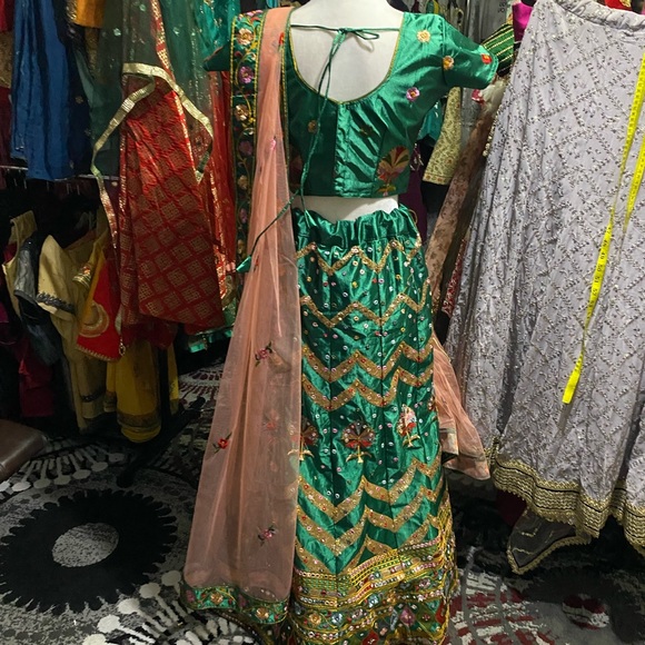 Lehenga - Picture 3 of 6